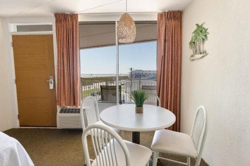 Waikiki Oceanfront Resort