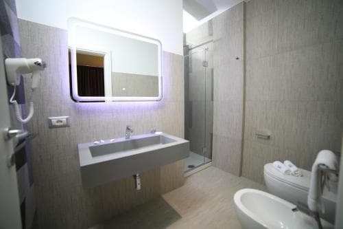 B & B Edonic