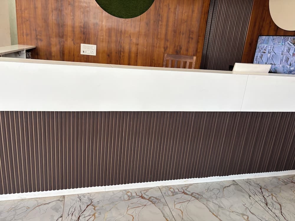 Hotel Ishwar Palace