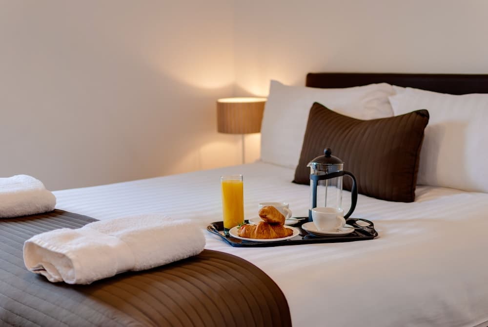 Base Serviced Apartments - The Docks