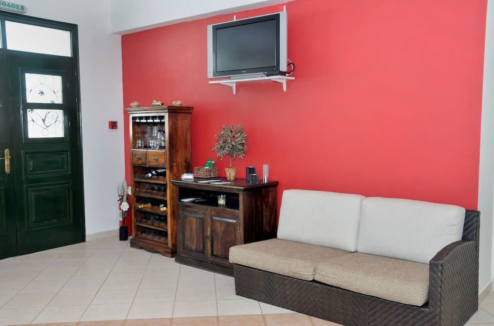 Kastro Hotel