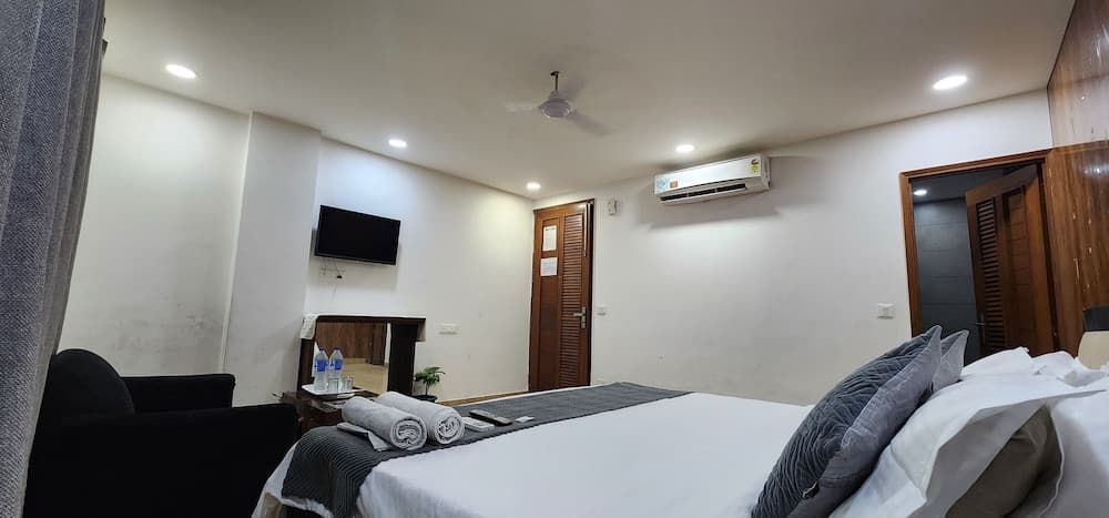 Mauryan Elite Hotel @ Devli Khanpur