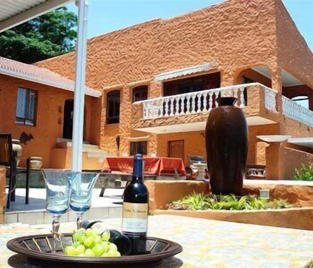 Villa Valencia