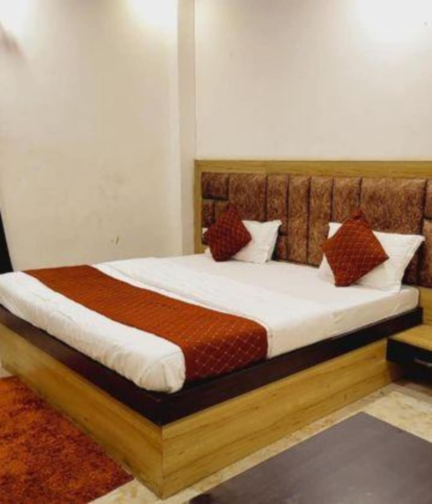 Fabhotel Elegance