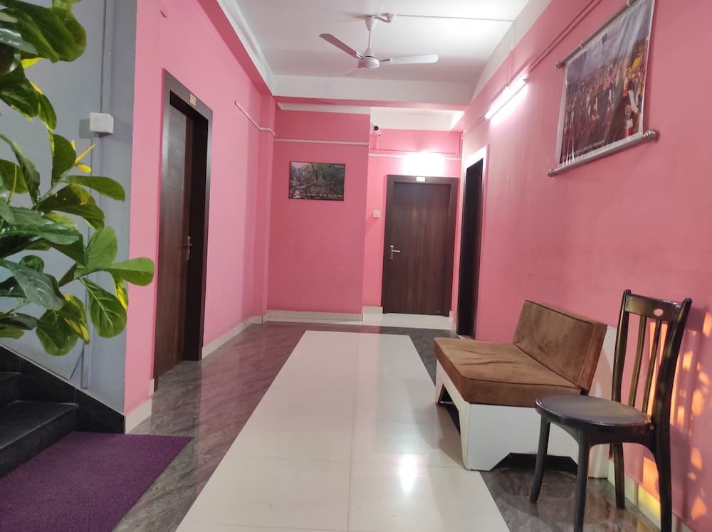 Sawkmie Hotel