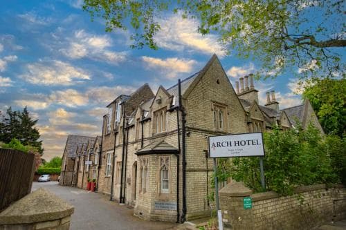 Arch hotel