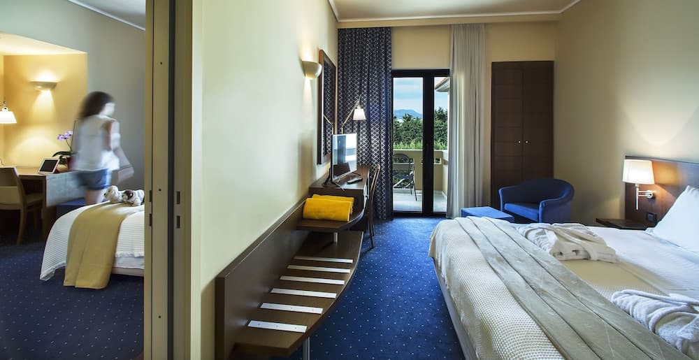 Dekelia Hotel