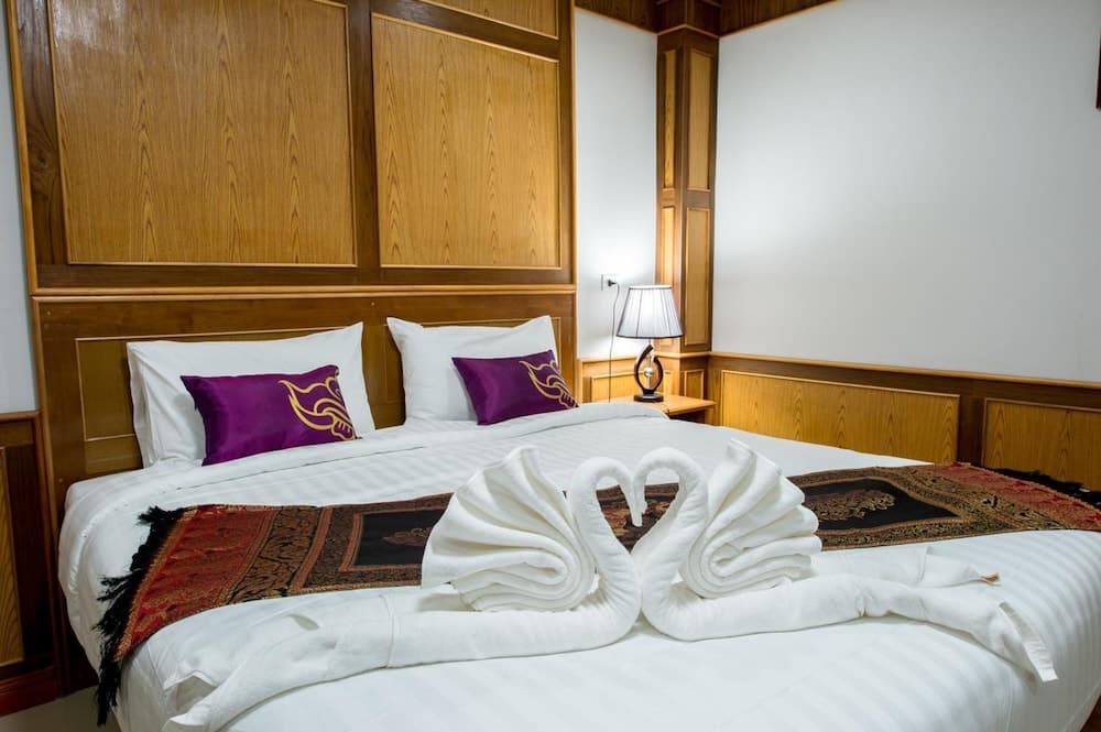 Thatphanom View Hotel