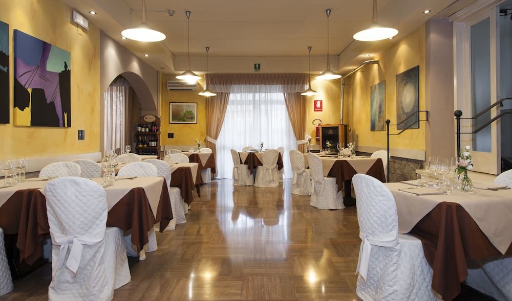 Hotel Monti