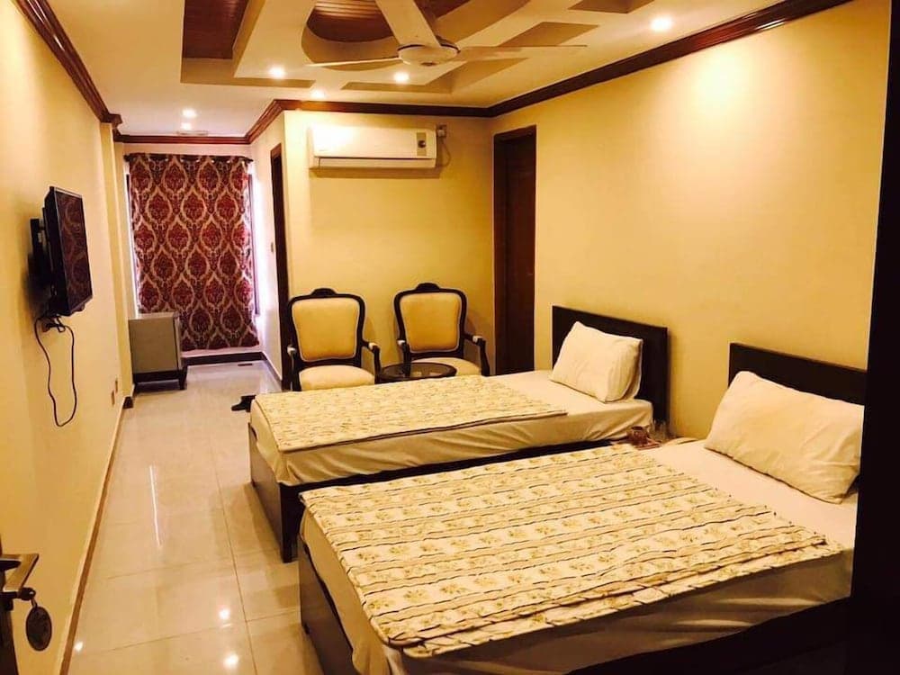 Hotel Pak Continental