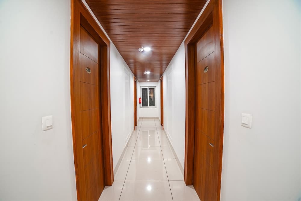 Fabhotel Eminent