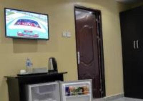 DCM Hotel & Suites
