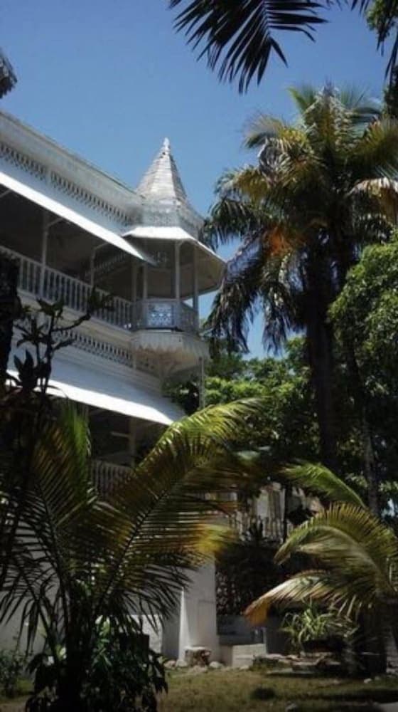 Oloffson Hotel
