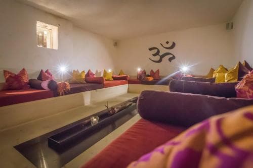 Alphotel Stocker