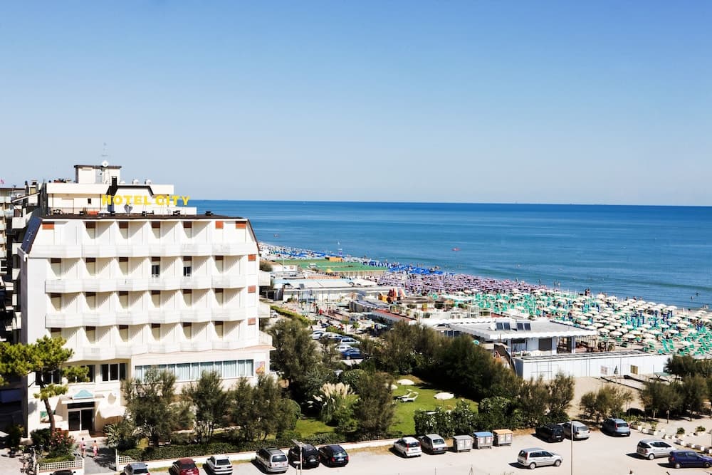 City Beach Resort