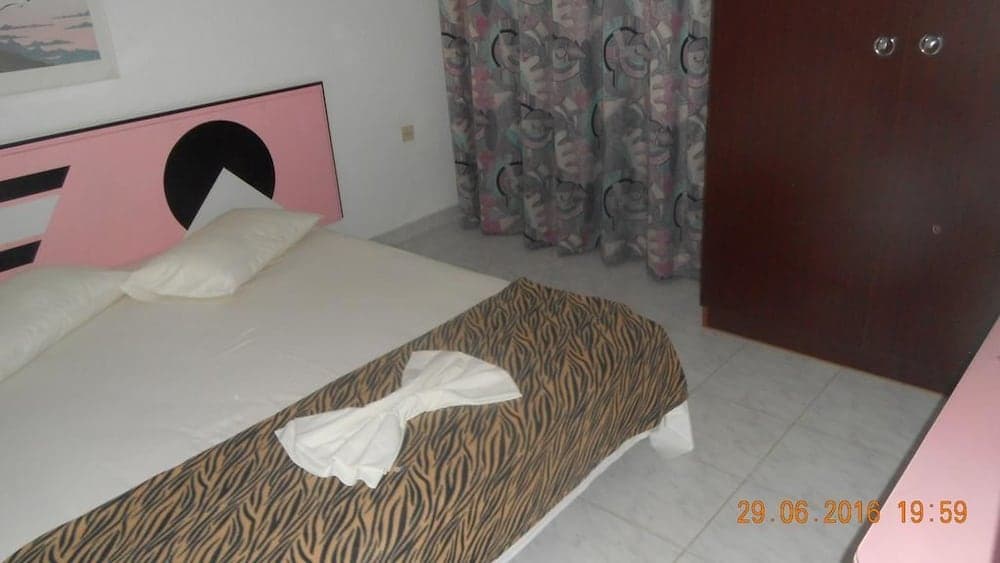 Dimis Studios and Apartments