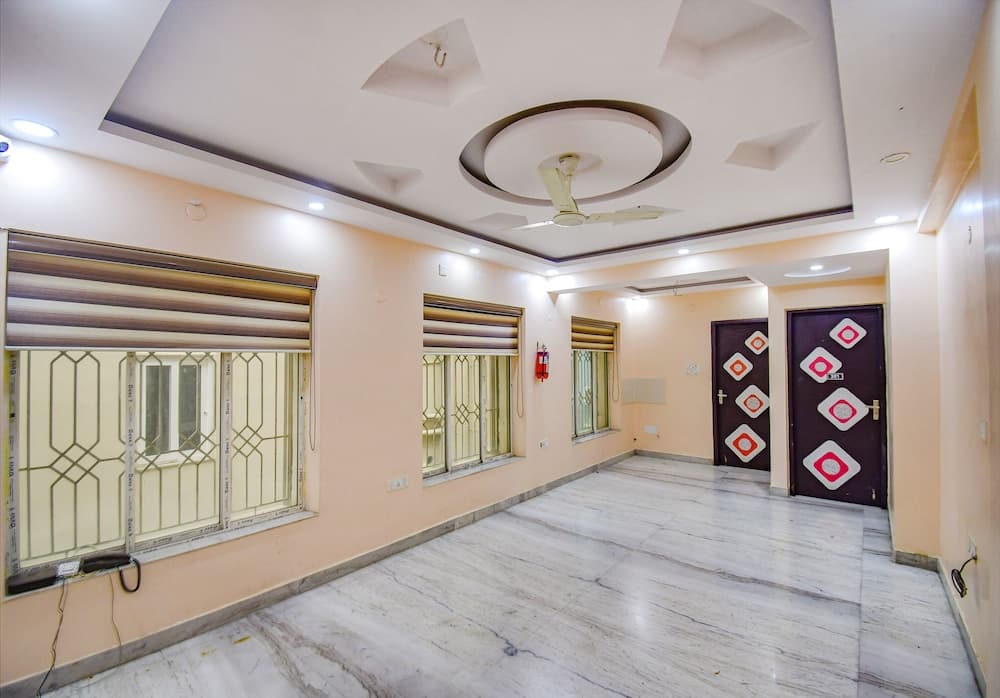 FabHotel Divira Inn