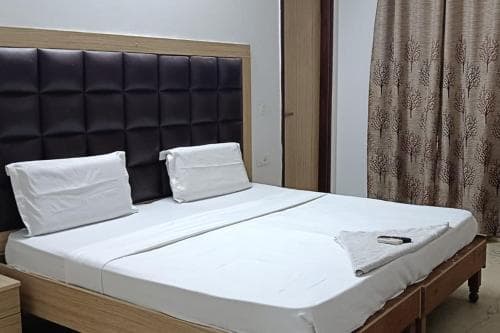 FabHotel Starr Residency