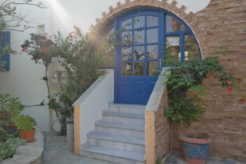 Manolis Studios