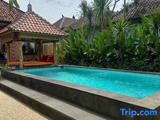 Tiga Naga Villa