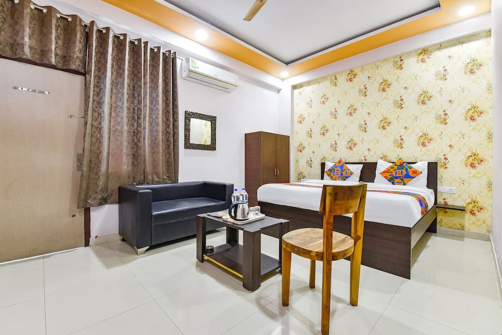 Fabhotel Sarvika