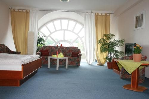 Atrium Hotel