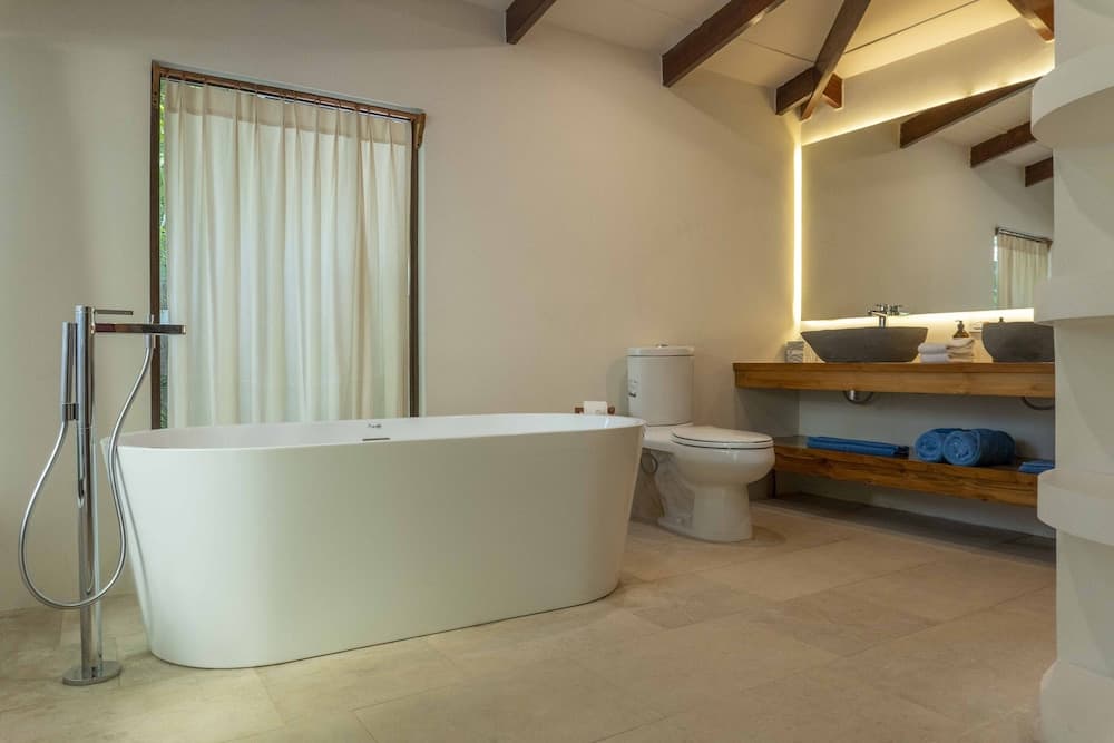 Capitán Suizo Beachfront Boutique Hotel