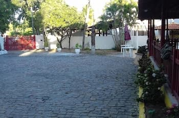 Mono Beach Pousada E Hostel