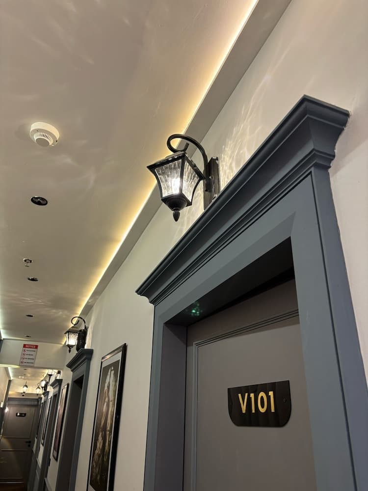 V Love Hotel