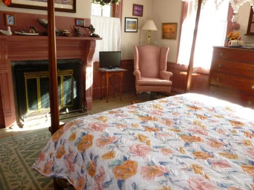 Simmons Homestead Inn