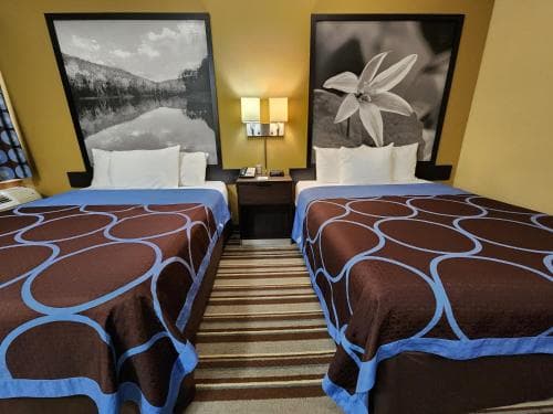 Super 8 by Wyndham Pine Bluff