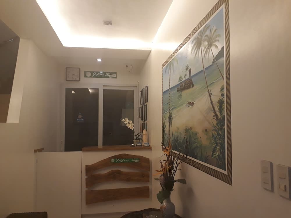 Jeffrey S Hotel