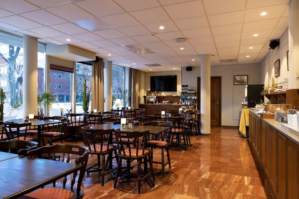 Hotel Bishops Arms Mora