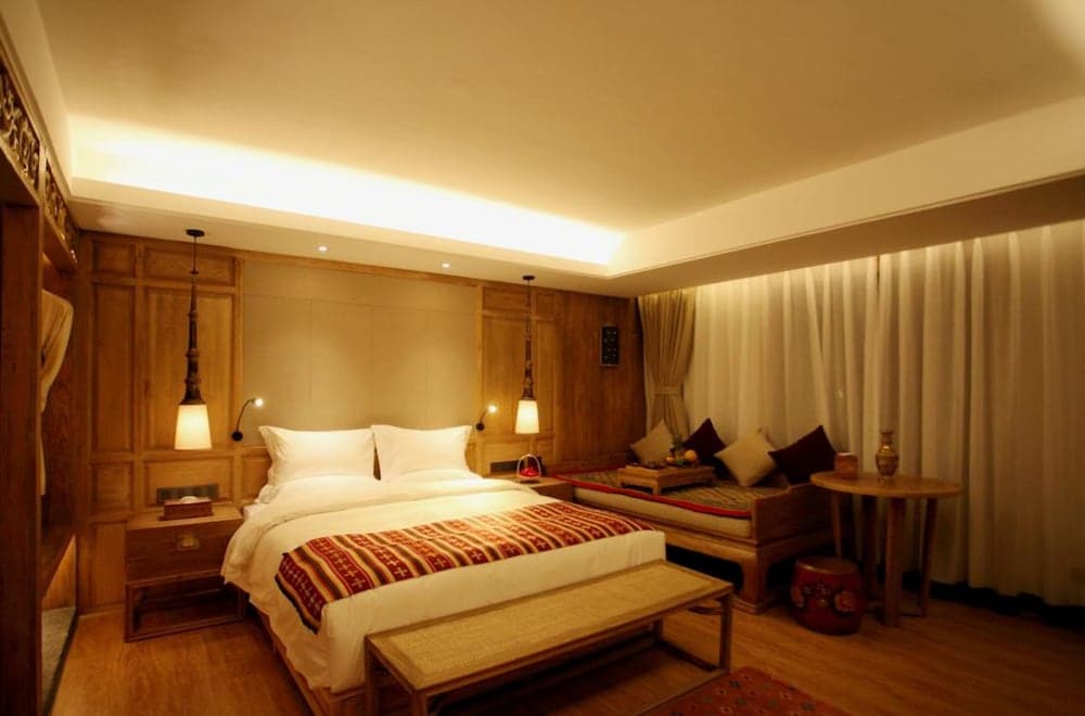 Gadan Manor