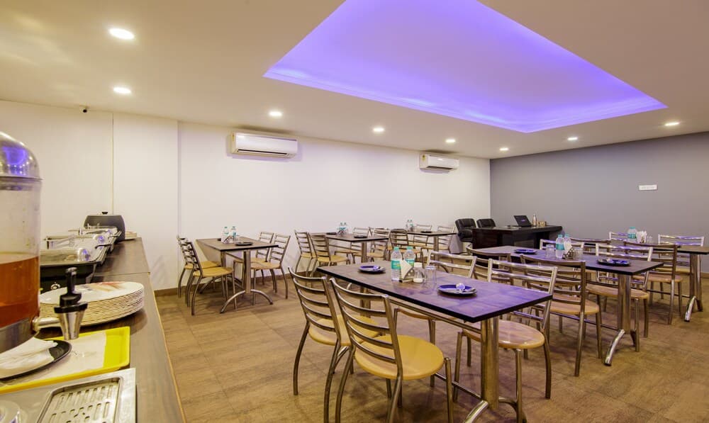 Treebo Noida Express