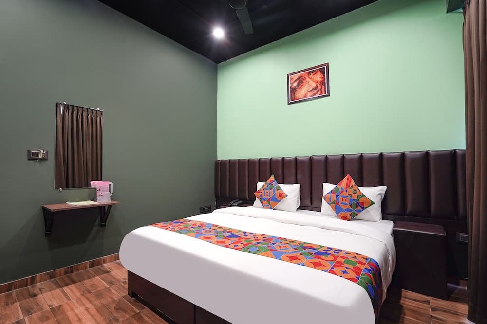 Fabhotel Niraant