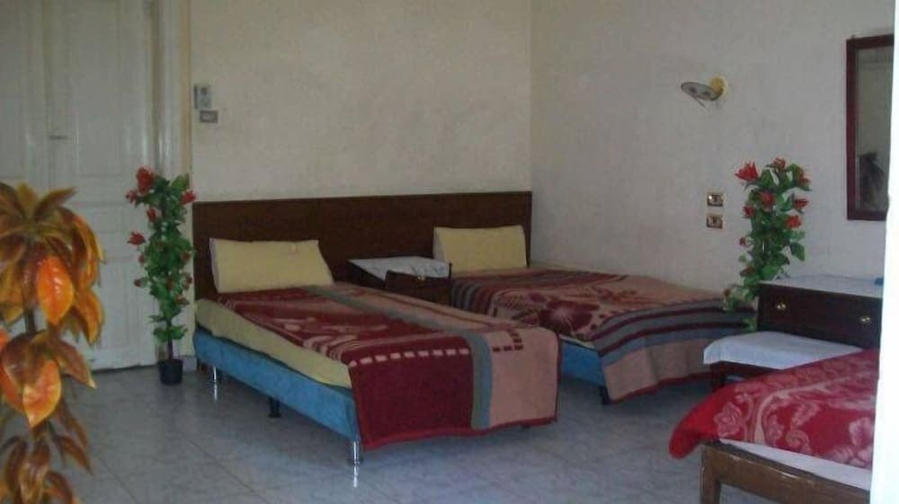 Regent House - Hostel