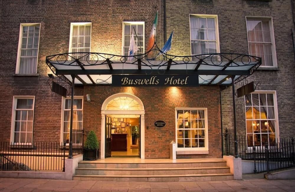 Buswells Hotel