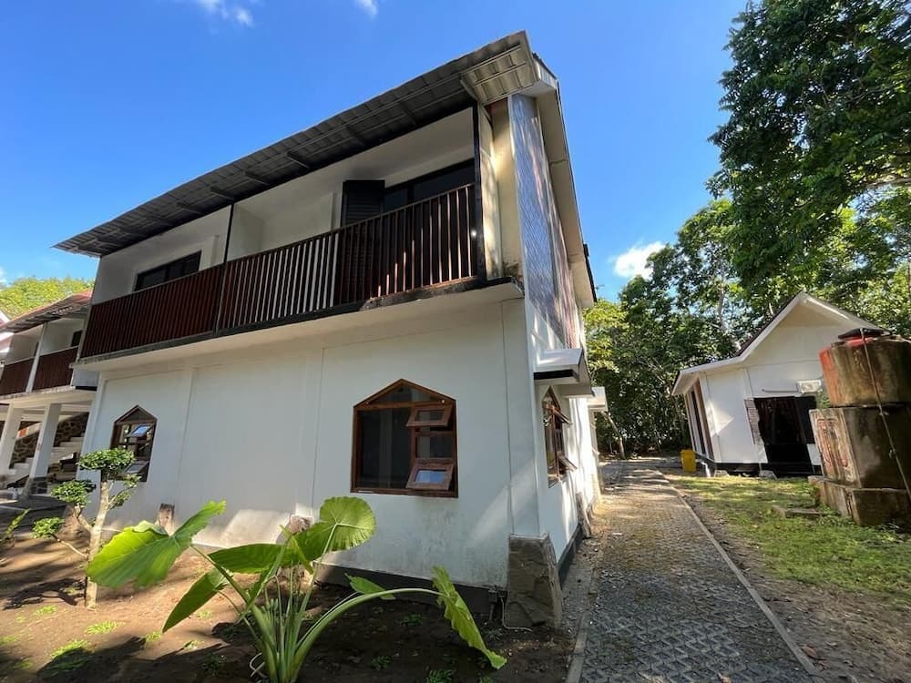 Capital O 92612 Penginapan D'alas Purwo & BeachNearPadang Savana Sadengan