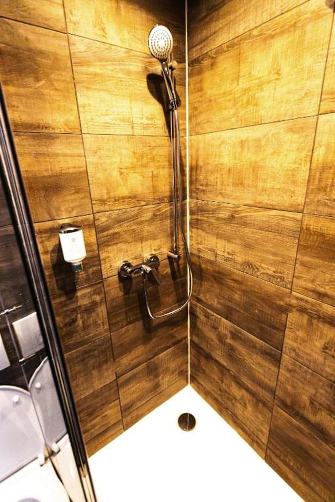 Huxx Rooms
