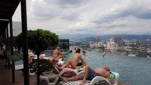 SkyBed Over The Sky Hostel
