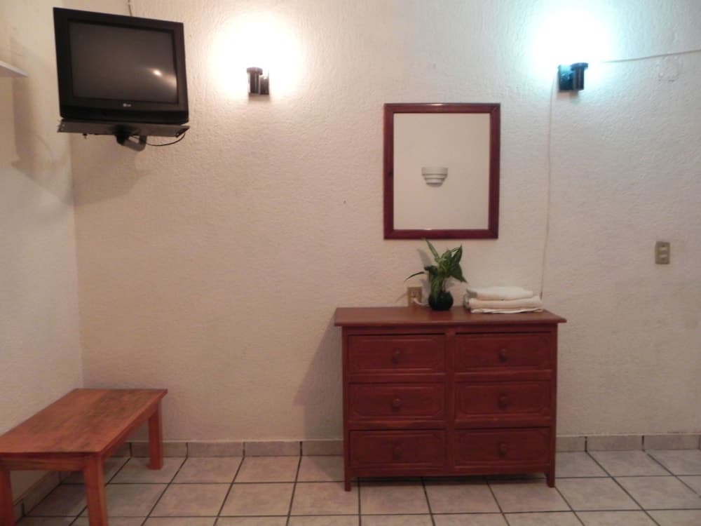 Hotel Revolucion