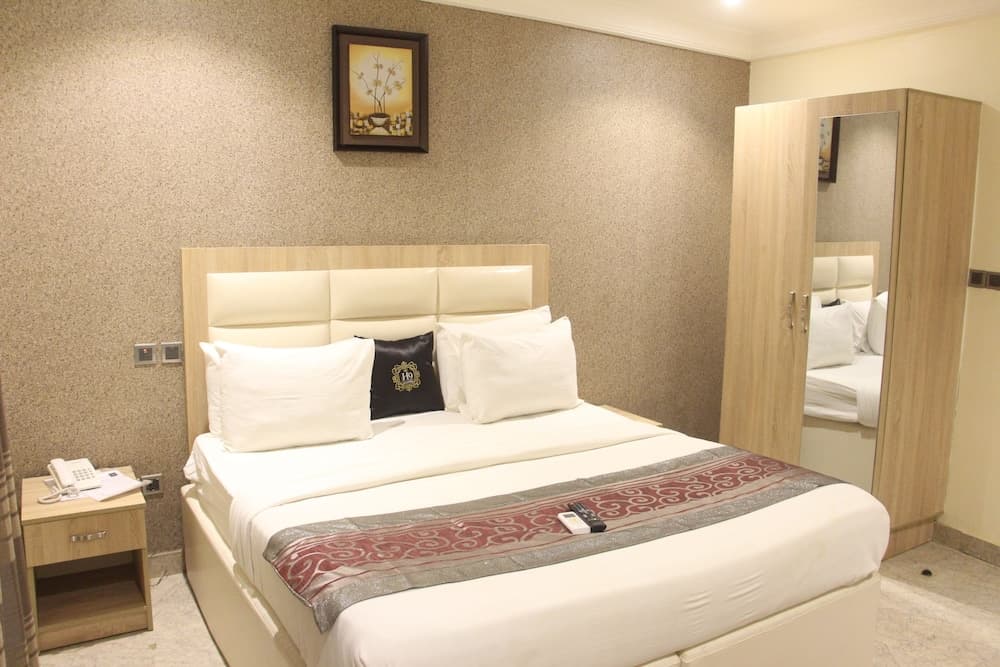 H9 Suites
