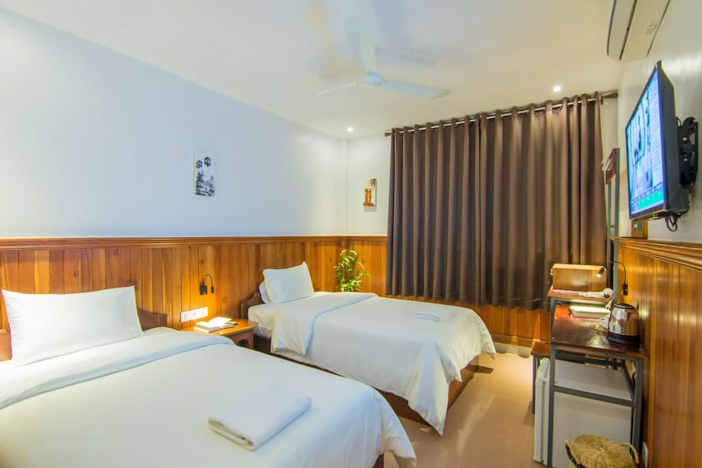 Yellow Hostel