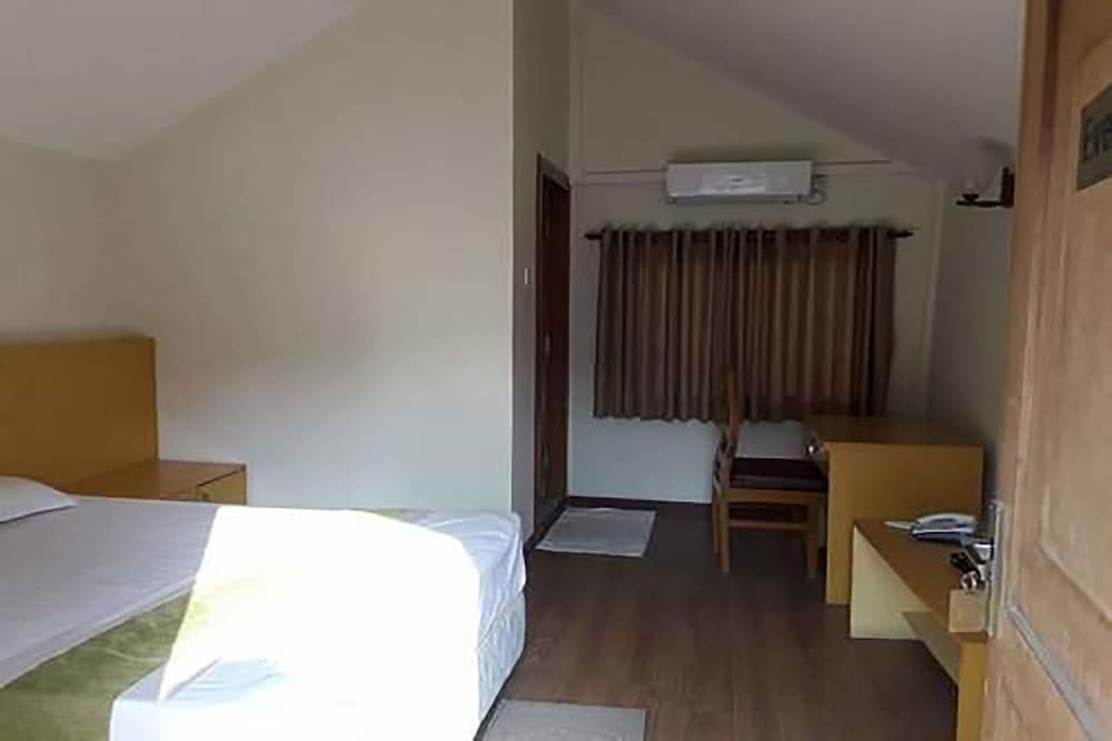 Saanvi Hotel & Restaurant