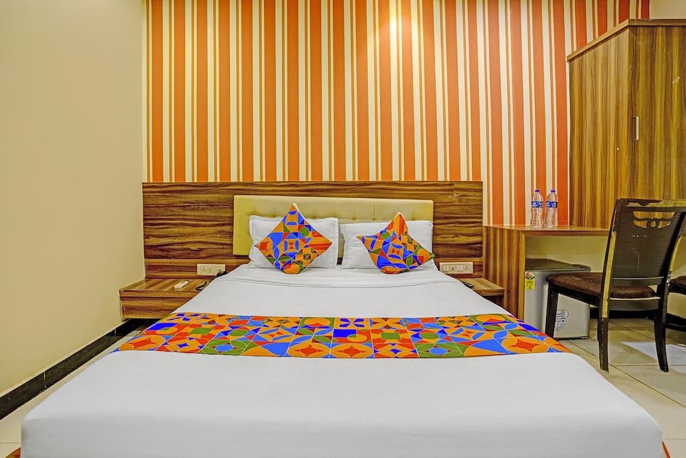 Fabhotel Galaxy Inn