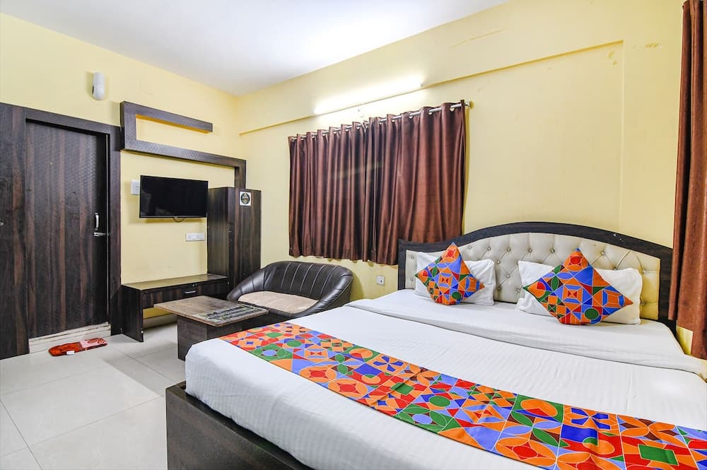 Fabhotel Eco Inn