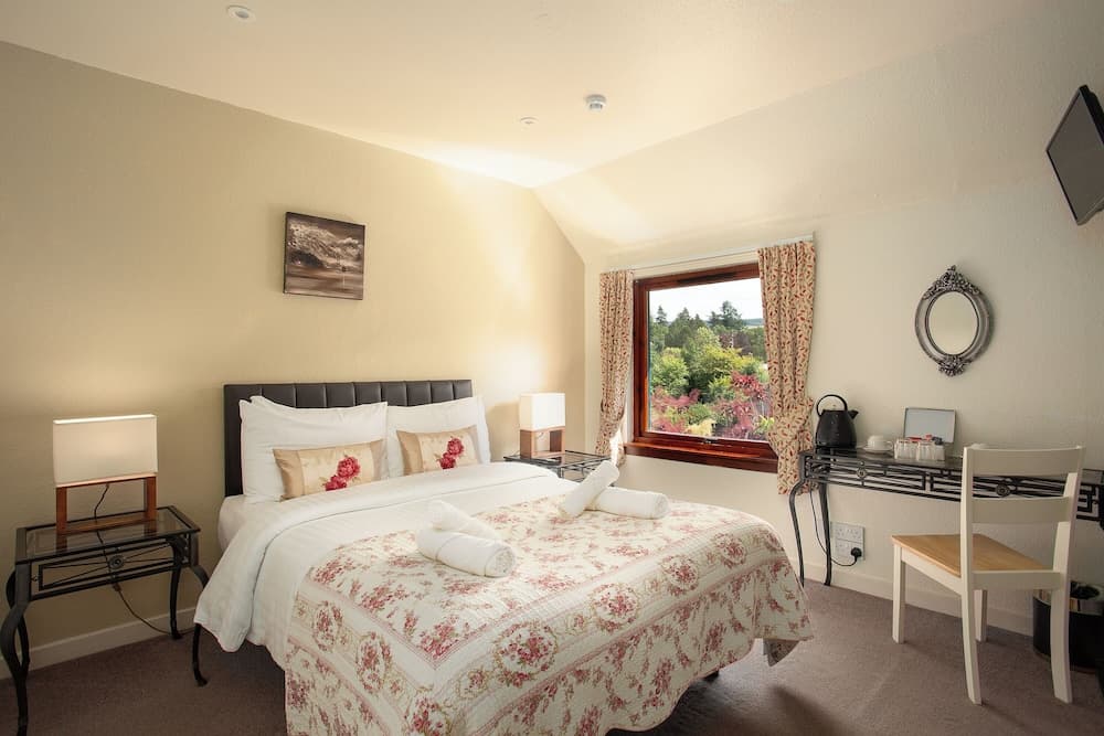 Rosemount Hotel