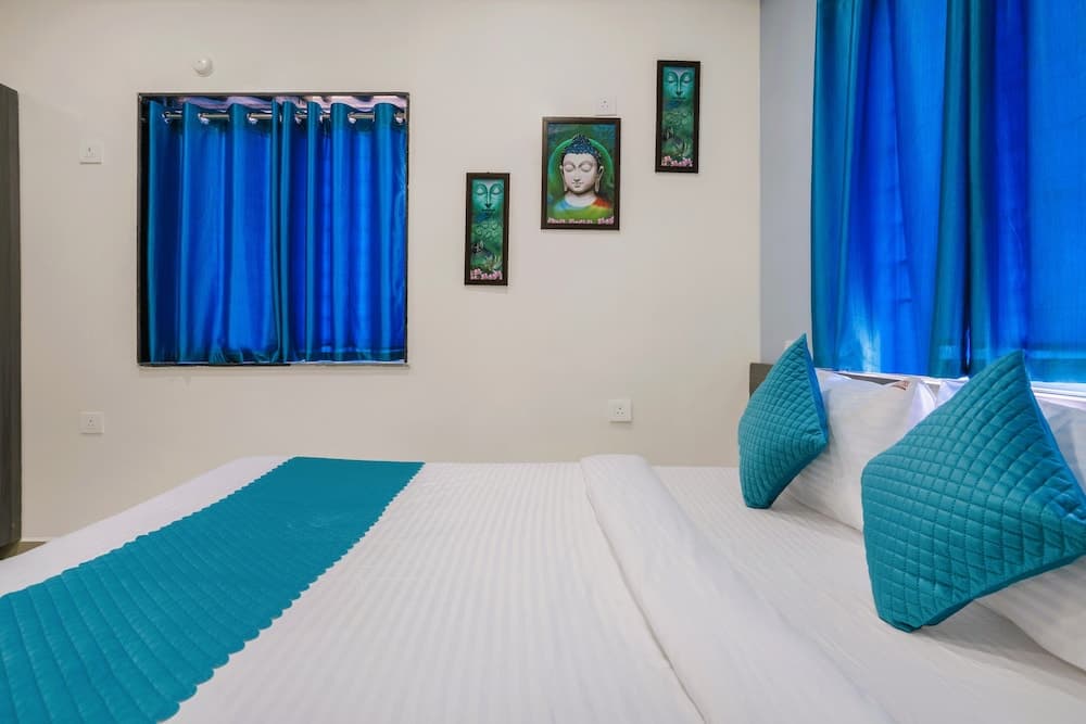 The Balcony Suites