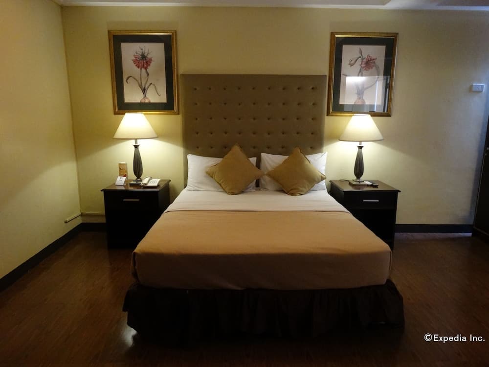 Silver Oaks Suites & Hotel